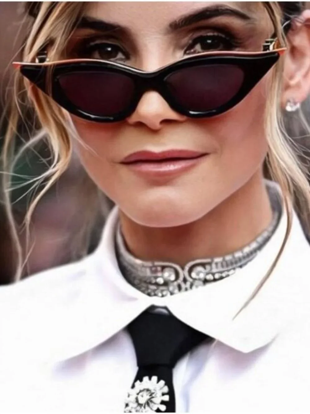Valentino V-GOLDCUT-II VLS-114A Sunglasses Black/Yellow Gold Cat Eye Frame